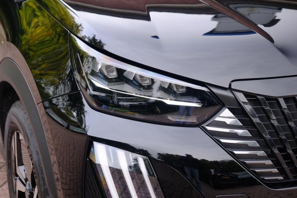 Peugeot 2008 1.2 Hybrid 145pk e-DCS6 GT | Navi | App Connect | Adaptive Cruise | Keyless | Alcantara | Camera | PDC afbeelding 2