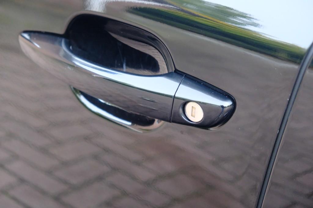 Peugeot 2008 1.2 Hybrid 145pk e-DCS6 GT | Navi | App Connect | Adaptive Cruise | Keyless | Alcantara | Camera | PDC afbeelding 27