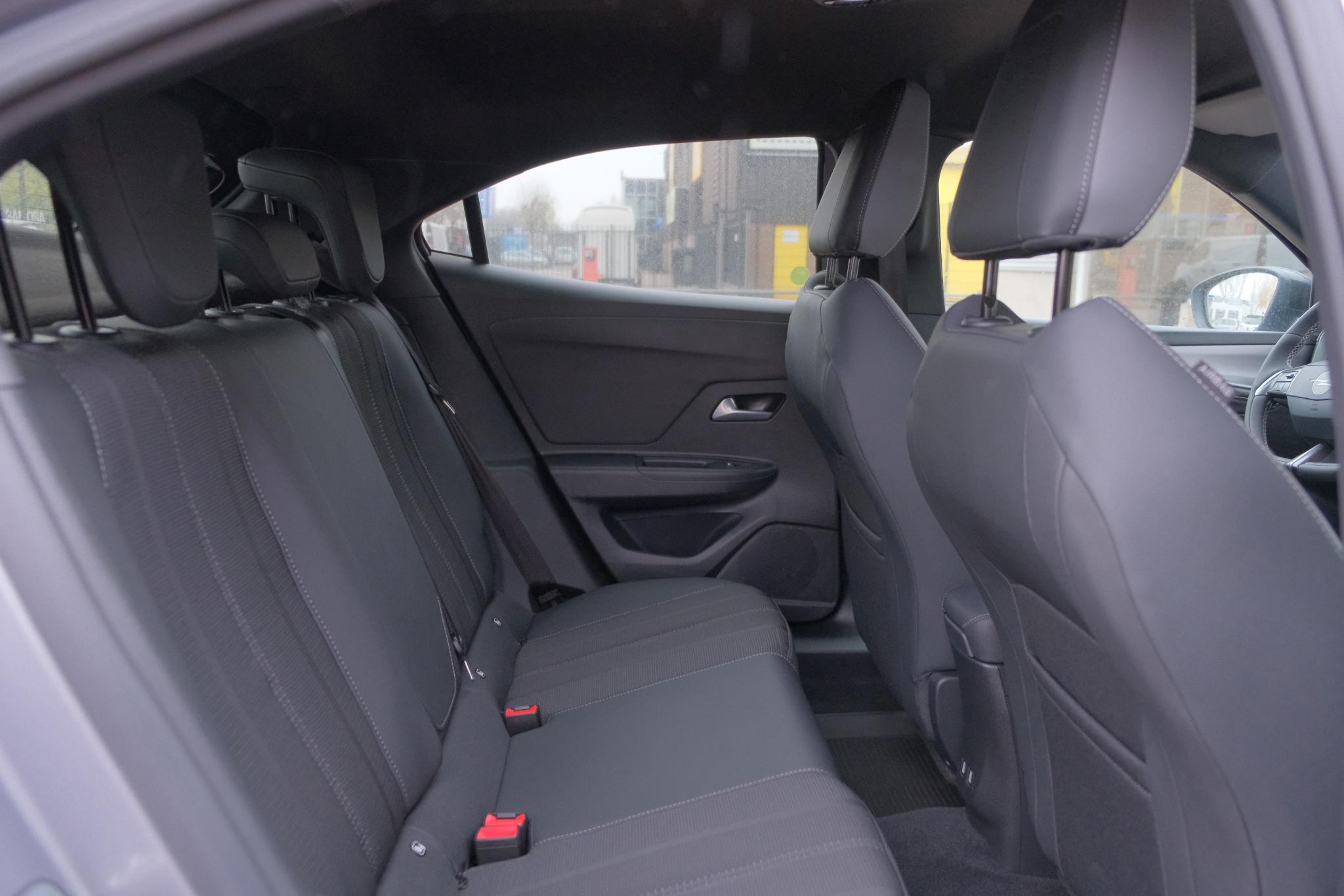 Opel Mokka 1.2 Turbo 130pk EAT8 GS | Nieuw Model ! | App Connect | Climate | Cruise | PDC | Winter Pakket afbeelding 10