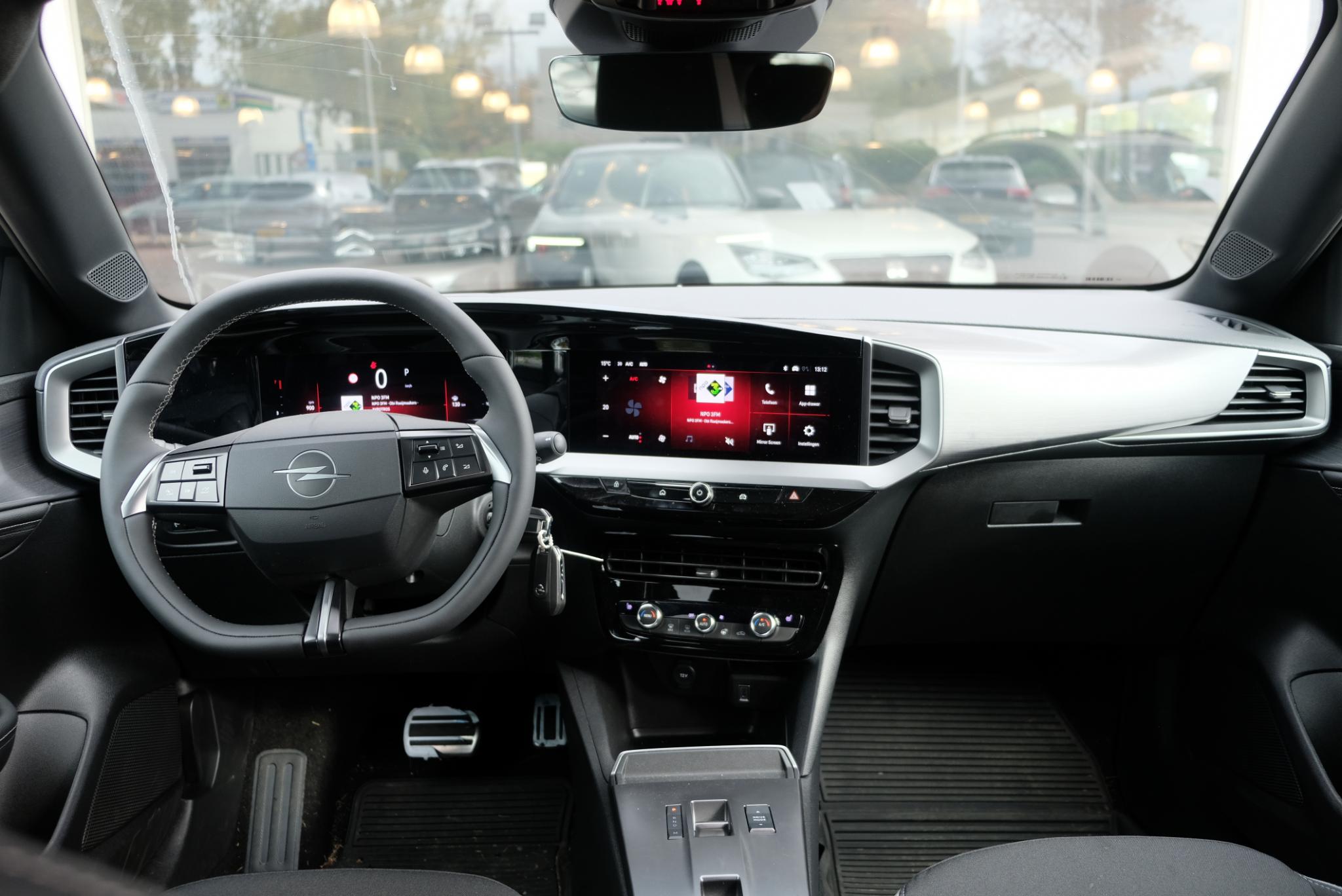 Opel Mokka 1.2 Turbo 130pk EAT8 GS | Nieuw Model ! | App Connect | Climate | Cruise | PDC | Winter Pakket afbeelding 2