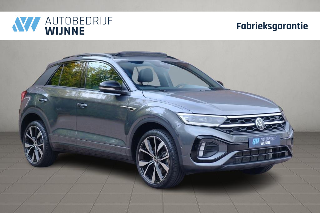 Volkswagen T-Roc 1.5 TSI 150pk DSG R-Line Edition Black Edition | Black Style | App Connect | Panoramadak | Camera | Keyless | Elektrische Achterklep | Matrix LED | Winter Pakket afbeelding 1