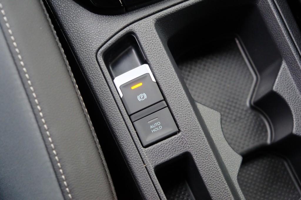 Volkswagen T-Roc 1.5 TSI 150pk DSG R-Line Edition Black Edition | Black Style | App Connect | Panoramadak | Camera | Keyless | Elektrische Achterklep | Matrix LED | Winter Pakket afbeelding 22