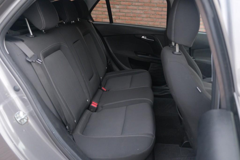 Fiat Tipo 1.4 T-Jet 16V 120pk Stationwagon S-Design | Navi | Climate | Cruise | Camera | Stoelverwarming | PDC afbeelding 3