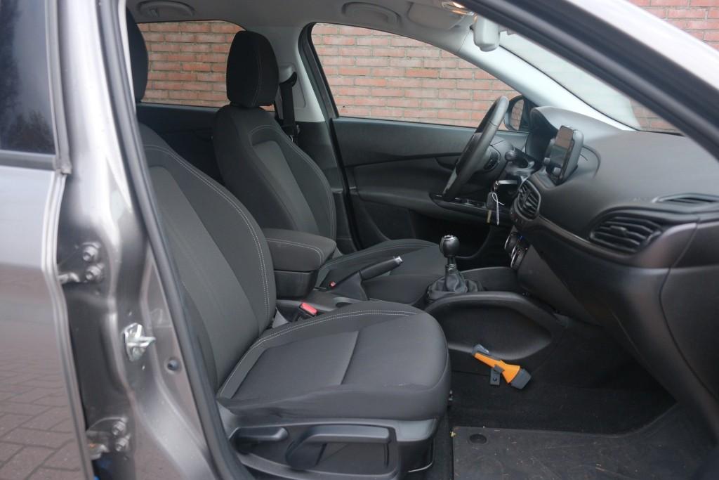 Fiat Tipo 1.4 T-Jet 16V 120pk Stationwagon S-Design | Navi | Climate | Cruise | Camera | Stoelverwarming | PDC afbeelding 4