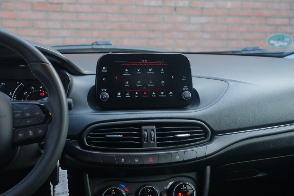 Fiat Tipo 1.4 T-Jet 16V 120pk Stationwagon S-Design | Navi | Climate | Cruise | Camera | Stoelverwarming | PDC afbeelding 15