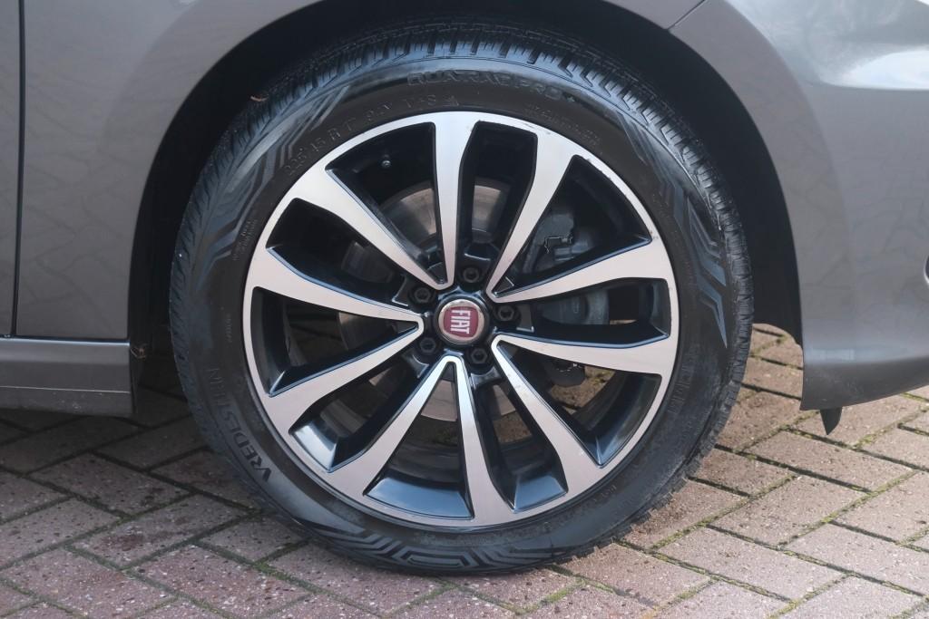 Fiat Tipo 1.4 T-Jet 16V 120pk Stationwagon S-Design | Navi | Climate | Cruise | Camera | Stoelverwarming | PDC afbeelding 24