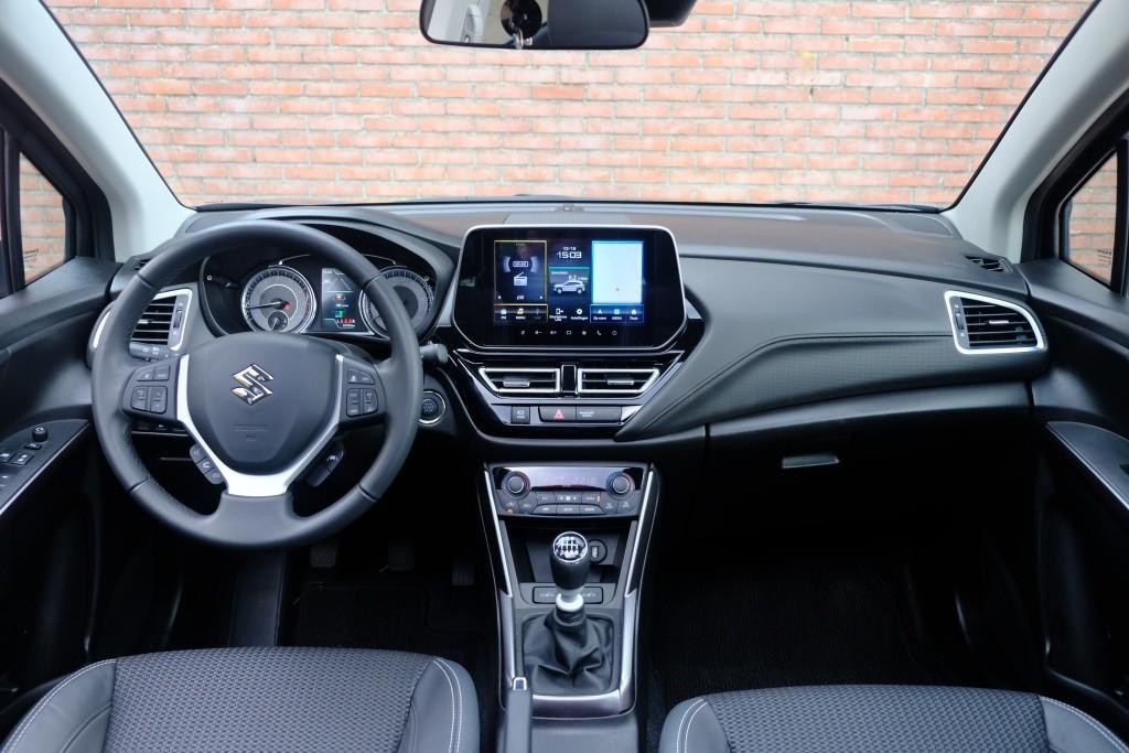 Suzuki S-Cross 1.4 Boosterjet 130pk Style Smart Hybrid | Navi | App Connect | Climate | Adaptive Cruise | Panoramadak | 360° Camera | Keyless | Blind Spot afbeelding 6