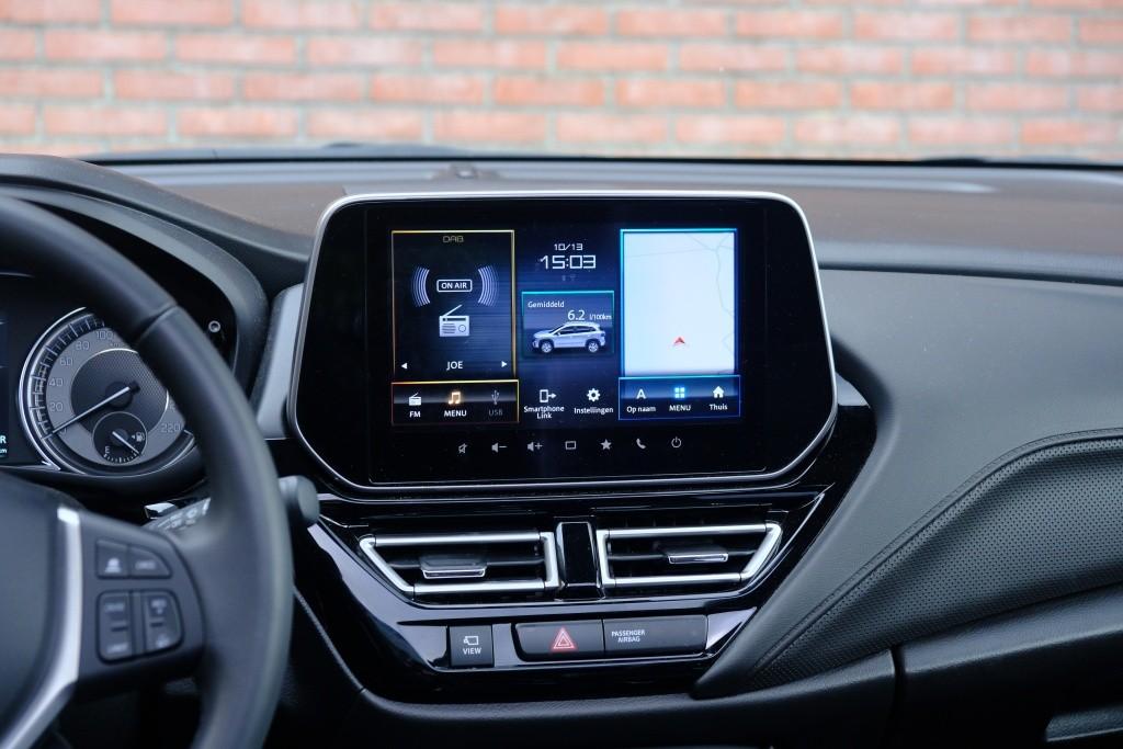 Suzuki S-Cross 1.4 Boosterjet 130pk Style Smart Hybrid | Navi | App Connect | Climate | Adaptive Cruise | Panoramadak | 360° Camera | Keyless | Blind Spot afbeelding 16