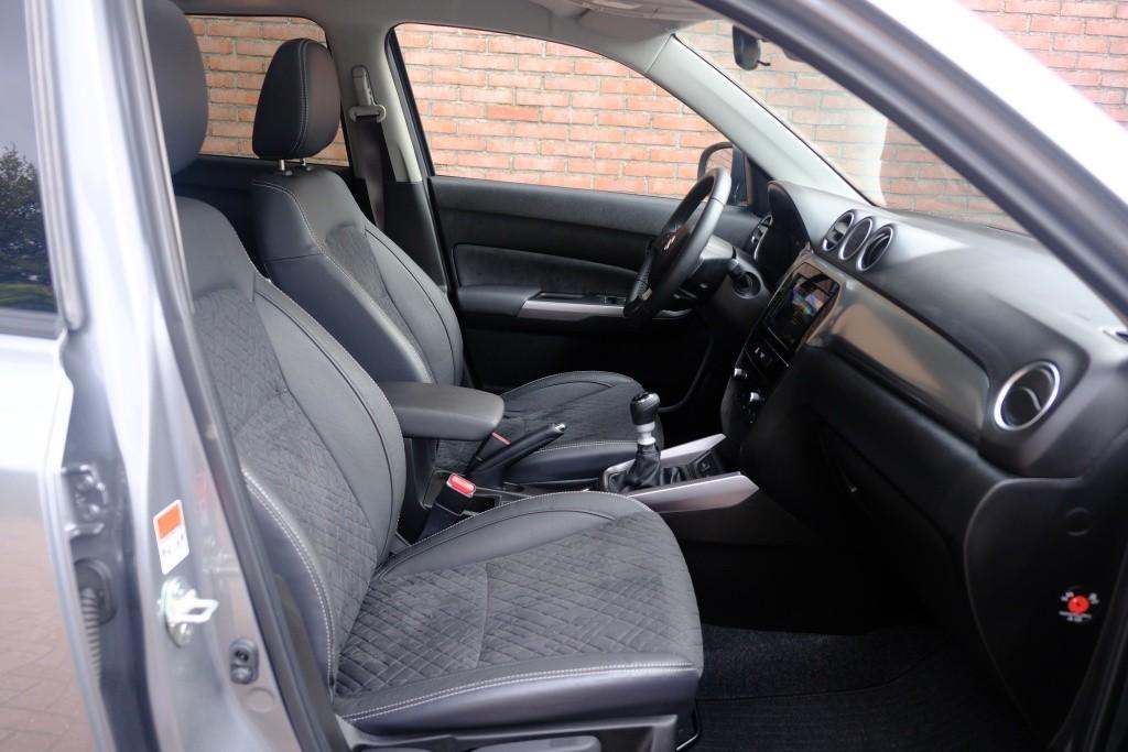 Suzuki Vitara 1.4 Boosterjet 130pk Style Smart Hybrid | Navi | App Connect | Climate | Adaptive Cruise | Panoramadak | Camera | Keyless | Blind Spot afbeelding 4