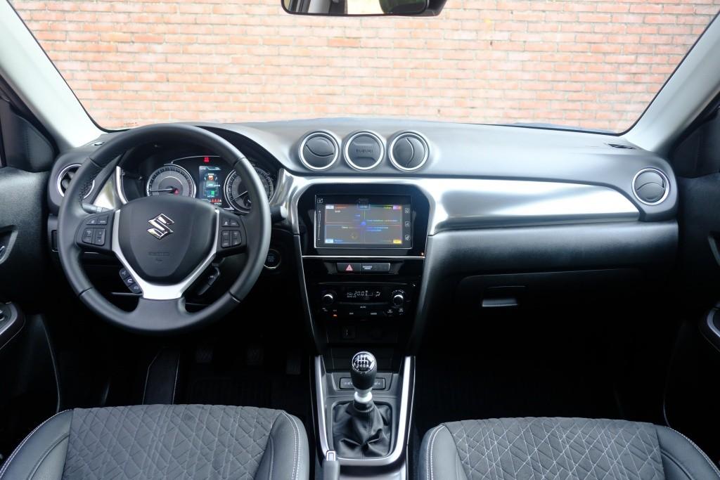 Suzuki Vitara 1.4 Boosterjet 130pk Style Smart Hybrid | Navi | App Connect | Climate | Adaptive Cruise | Panoramadak | Camera | Keyless | Blind Spot afbeelding 6