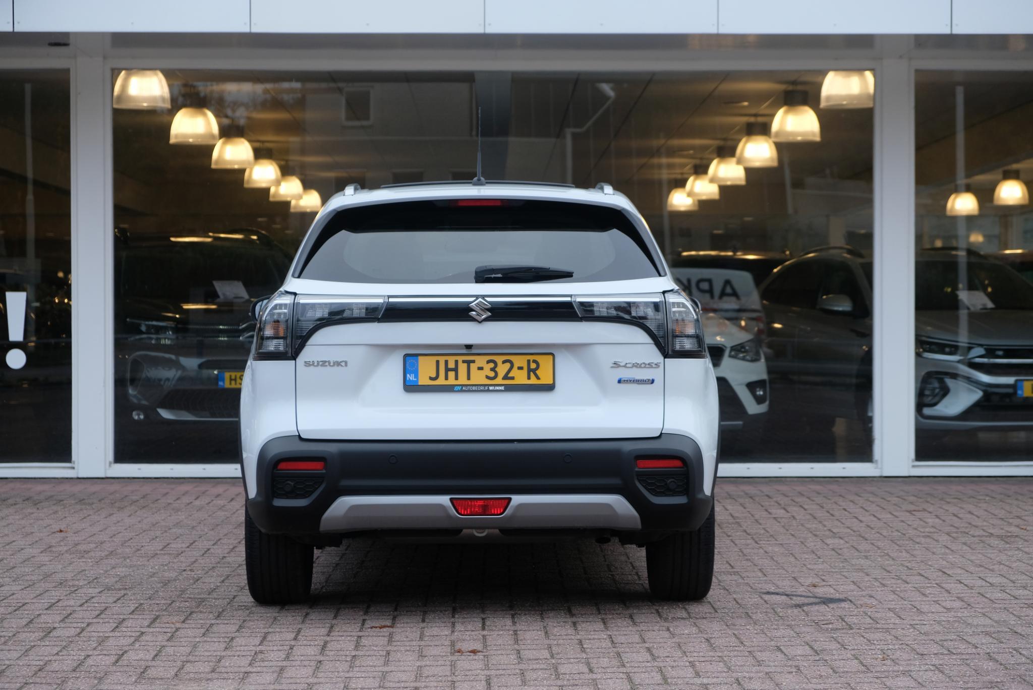 Suzuki S-Cross 1.4 Boosterjet 130pk Style Smart Hybrid | Navi | App Connect | Climate | Adaptive Cruise | Panoramadak | 360° Camera | Keyless | Blind Spot afbeelding 5