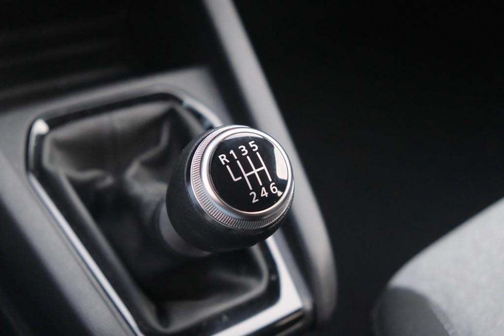 Renault Clio 1.0 TCe 90pk Evolution | App Connect | Airco | Cruise | LED | DAB | PDC afbeelding 20