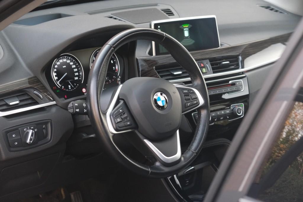 BMW X1 sDrive18i 140pk Aut. High Executive | Navi | Climate | Panoramadak | Head-up Display | Elektrische Achterklep | Stoelverwarming | PDC | Trekhaak afbeelding 7