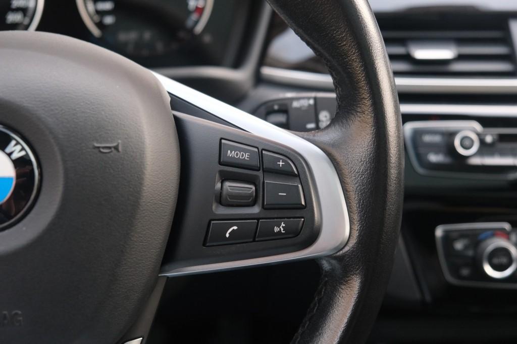 BMW X1 sDrive18i 140pk Aut. High Executive | Navi | Climate | Panoramadak | Head-up Display | Elektrische Achterklep | Stoelverwarming | PDC | Trekhaak afbeelding 9