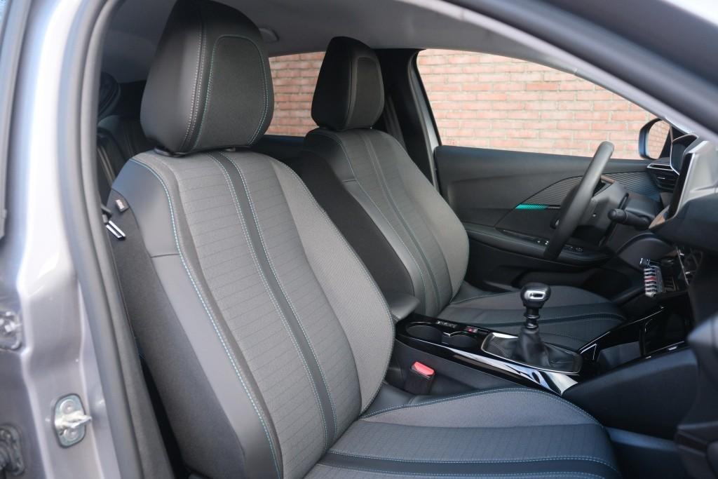 Peugeot 208 1.2 PureTech 100pk Allure Pack | App Connect | Climate | Adaptive Cruise | Keyless | Camera | PDC afbeelding 4