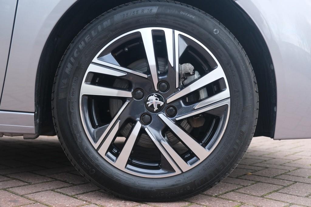 Peugeot 208 1.2 PureTech 100pk Allure Pack | App Connect | Climate | Adaptive Cruise | Keyless | Camera | PDC afbeelding 13