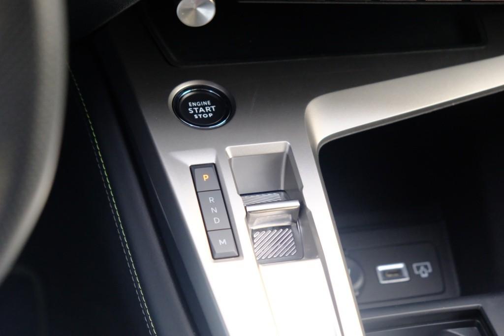 Peugeot 308 SW 1.2 PureTech 130pk EAT8 GT | Navi | App Connect | Climate | Adaptive Cruise | Camera | Keyless | PDC | 18" velgen afbeelding 19