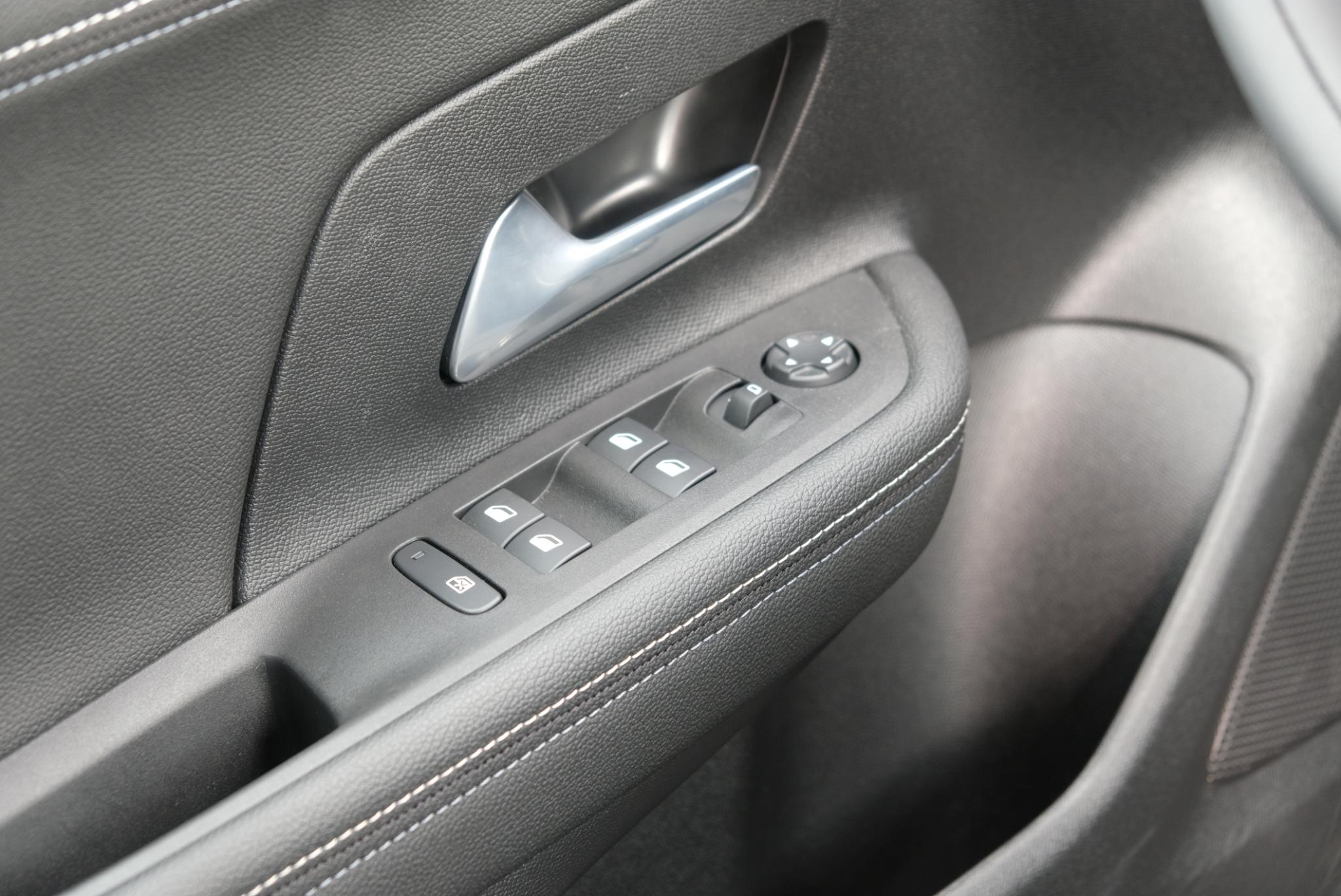 Opel Mokka 1.2 Turbo 130pk EAT8 GS | Nieuw Model ! | App Connect | Climate | Cruise | PDC | Winter Pakket afbeelding 14