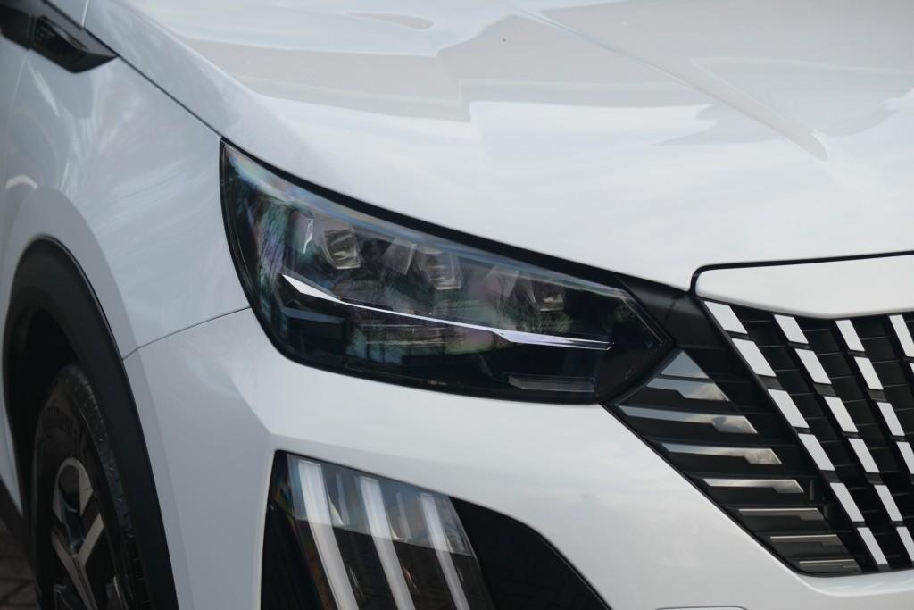 Peugeot 2008 1.2 Hybrid 145pk e-DCS6 GT | Navi | App Connect | Adaptive Cruise | Keyless | Alcantara | Camera | PDC afbeelding 2