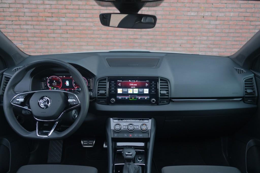 Skoda Karoq 1.5 TSi 150pk DSG Sportline Business | Navi | App Connect | Climate | Adaptive Cruise | Panoramadak | Keyless | Camera | Trekhaak afbeelding 7