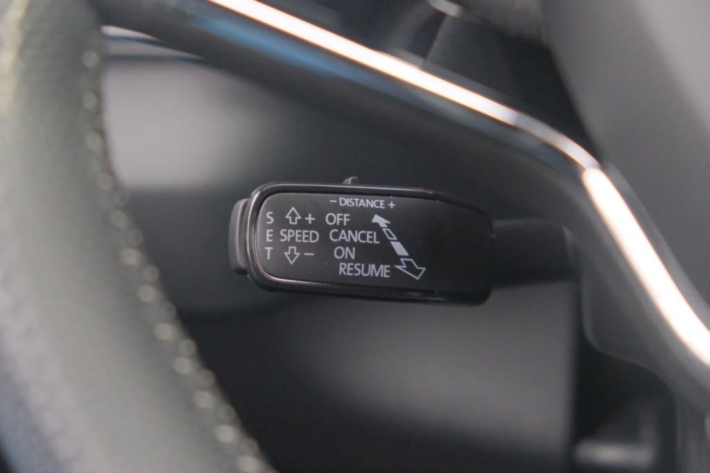 Skoda Karoq 1.5 TSi 150pk DSG Sportline Business | Navi | App Connect | Climate | Adaptive Cruise | Panoramadak | Keyless | Camera | Trekhaak afbeelding 11