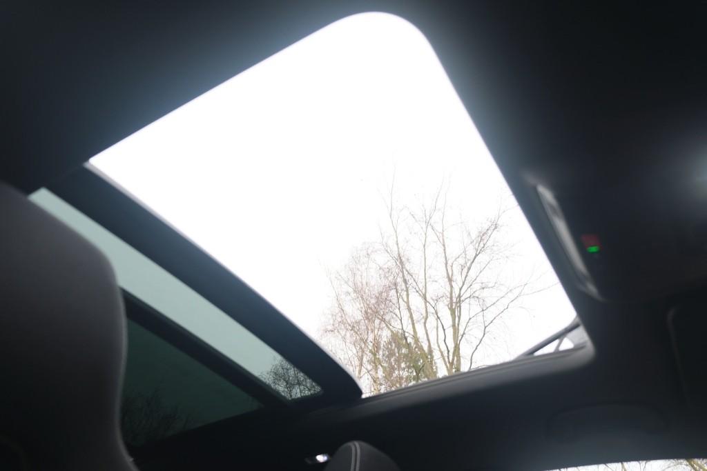 Skoda Karoq 1.5 TSi 150pk DSG Sportline Business | Navi | App Connect | Climate | Adaptive Cruise | Panoramadak | Keyless | Camera | Trekhaak afbeelding 15