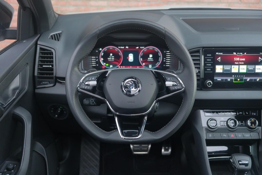 Skoda Karoq 1.5 TSi 150pk DSG Sportline Business | Navi | App Connect | Climate | Adaptive Cruise | Panoramadak | Keyless | Camera | Trekhaak afbeelding 16