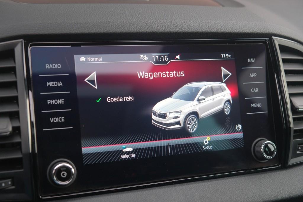 Skoda Karoq 1.5 TSi 150pk DSG Sportline Business | Navi | App Connect | Climate | Adaptive Cruise | Panoramadak | Keyless | Camera | Trekhaak afbeelding 21