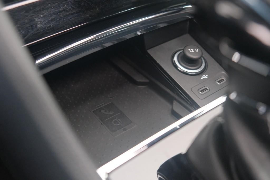 Skoda Karoq 1.5 TSi 150pk DSG Sportline Business | Navi | App Connect | Climate | Adaptive Cruise | Panoramadak | Keyless | Camera | Trekhaak afbeelding 26