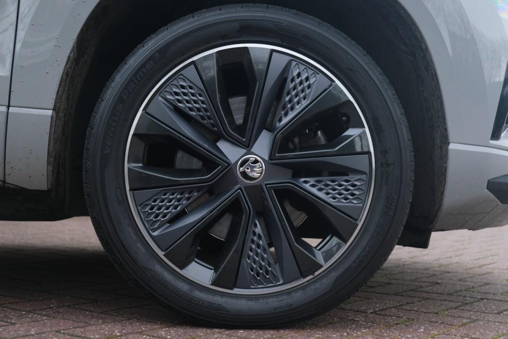 Skoda Karoq 1.5 TSi 150pk DSG Sportline Business | Navi | App Connect | Climate | Adaptive Cruise | Panoramadak | Keyless | Camera | Trekhaak afbeelding 30