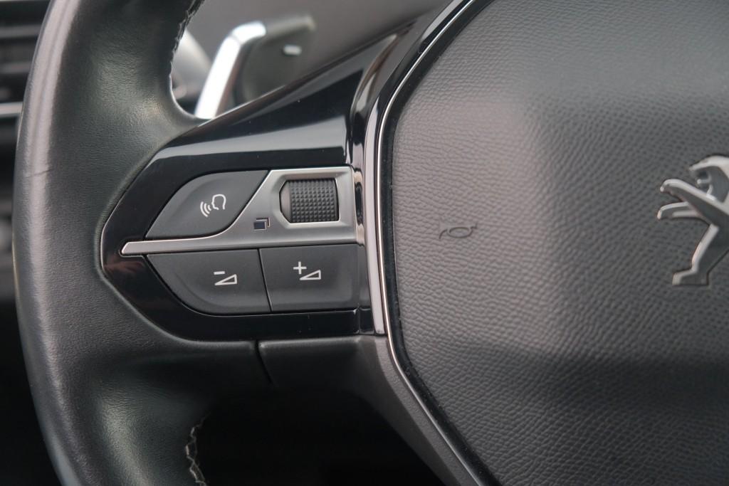 Peugeot 3008 1.2 PureTech 130pk EAT8 Allure | Navi | App Connect | Climate | Cruise | Camera | PDC | Trekhaak afbeelding 8