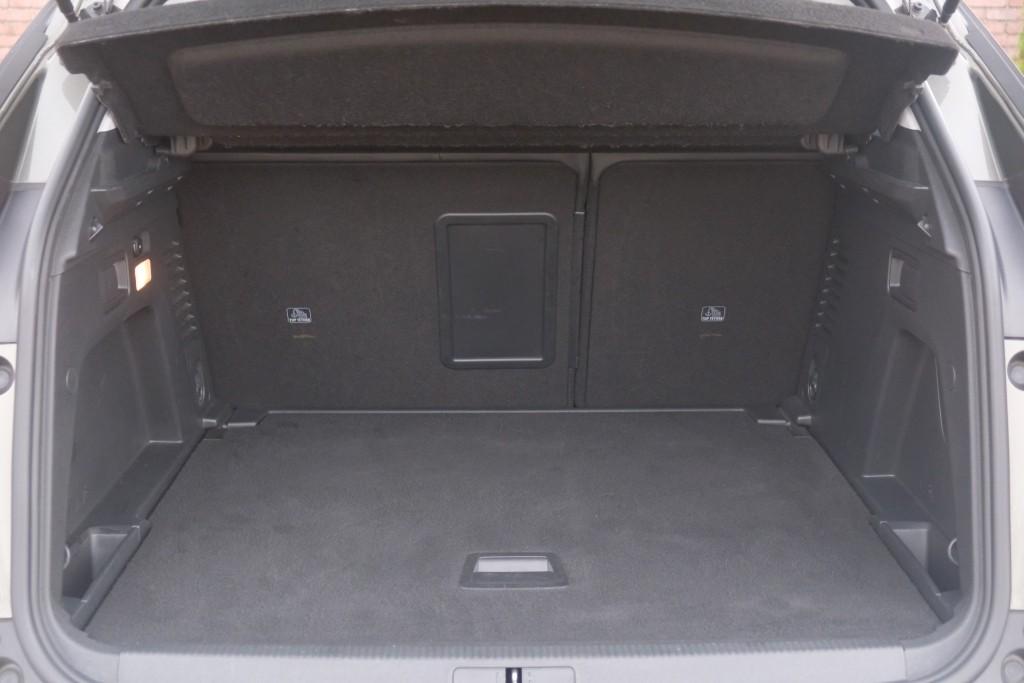 Peugeot 3008 1.2 PureTech 130pk EAT8 Allure | Navi | App Connect | Climate | Cruise | Camera | PDC | Trekhaak afbeelding 26