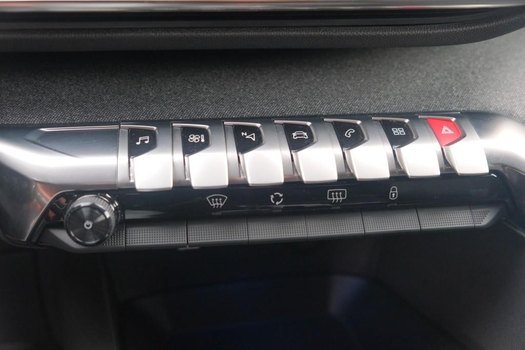 Peugeot 3008 1.2 PureTech 130pk EAT8 Allure | Navi | App Connect | Climate | Cruise | Camera | PDC | Trekhaak afbeelding 18