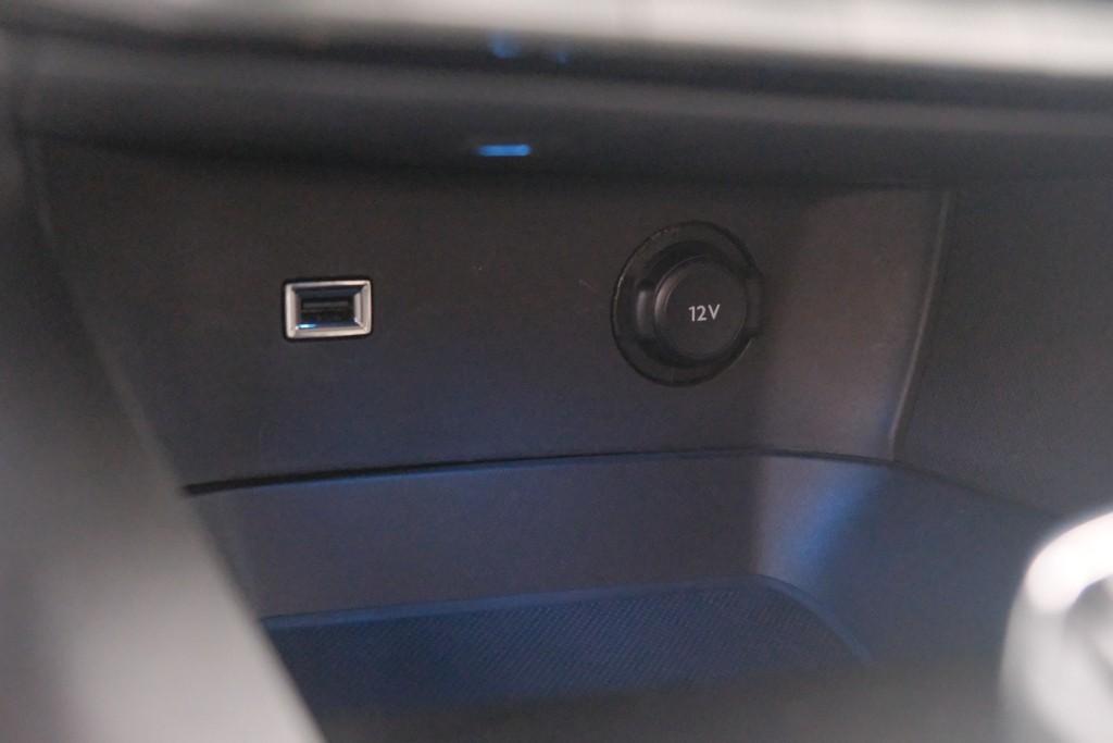 Peugeot 3008 1.2 PureTech 130pk EAT8 Allure | Navi | App Connect | Climate | Cruise | Camera | PDC | Trekhaak afbeelding 20