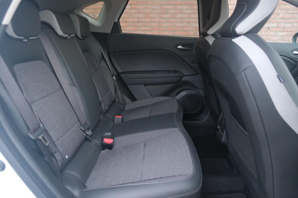 Renault Captur 1.0 TCe 90pk Intens | Navi | Climate | Cruise | Keyless | Camera | PDC afbeelding 3