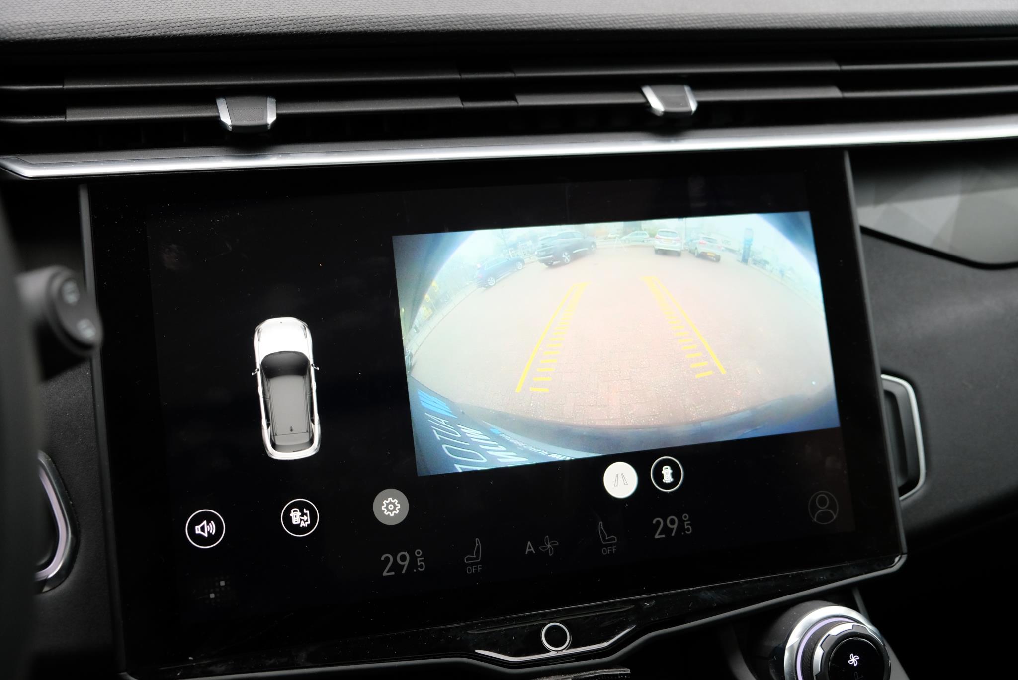 Lynk & Co 01 1.5 Plug-in Hybrid 261pk Aut. | Navi | Trekhaak | App Connect | Adaptive Cruise | Panoramadak | Camera | 20" velgen afbeelding 13