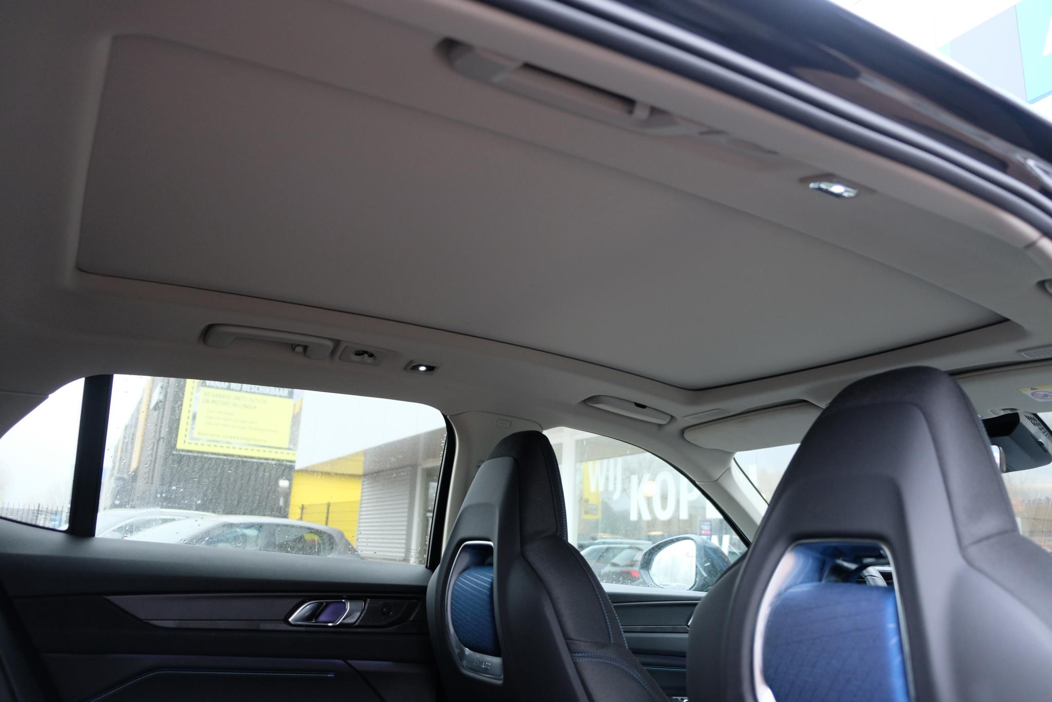 Lynk & Co 01 1.5 Plug-in Hybrid 261pk Aut. | Navi | Trekhaak | App Connect | Adaptive Cruise | Panoramadak | Camera | 20" velgen afbeelding 20