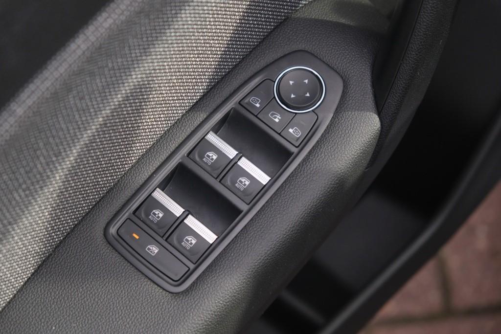 Renault Captur 1.6 E-Tech full hybrid 145pk EDC techno | Navi | App Connect | Climate | Camera | PDC | Winter Pakket afbeelding 25