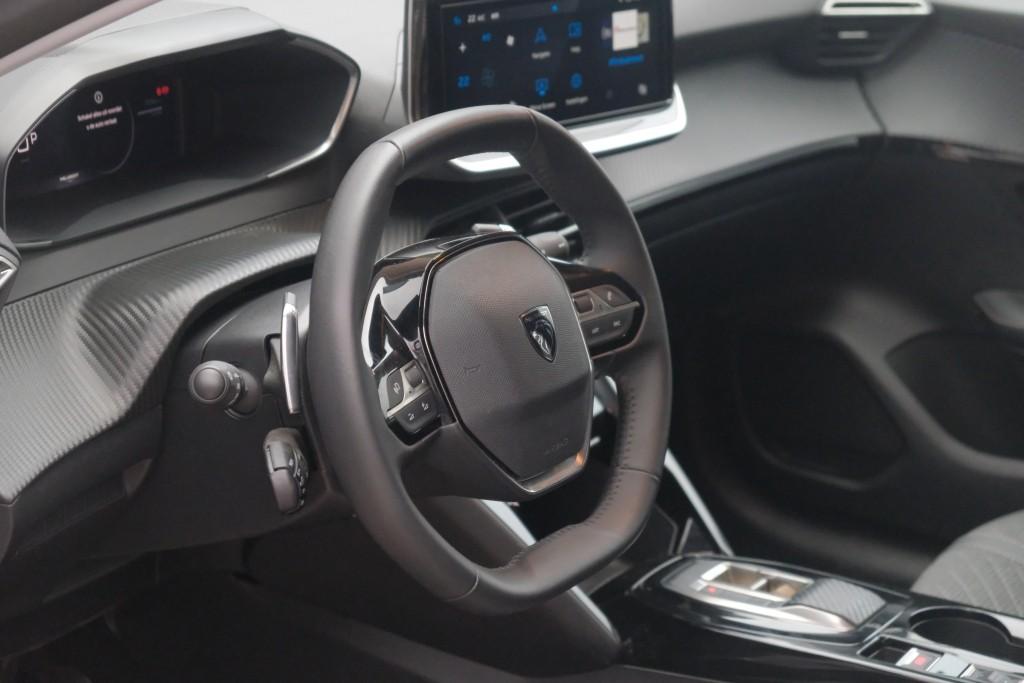Peugeot 208 1.2 Hybrid 110pk e-DCS6 Allure | Navi | App Connect | Climate | Cruise | Camera | Blind Spot | PDC afbeelding 8