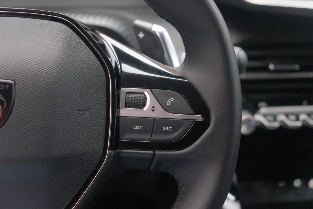 Peugeot 208 1.2 Hybrid 110pk e-DCS6 Allure | Navi | App Connect | Climate | Cruise | Camera | Blind Spot | PDC afbeelding 10