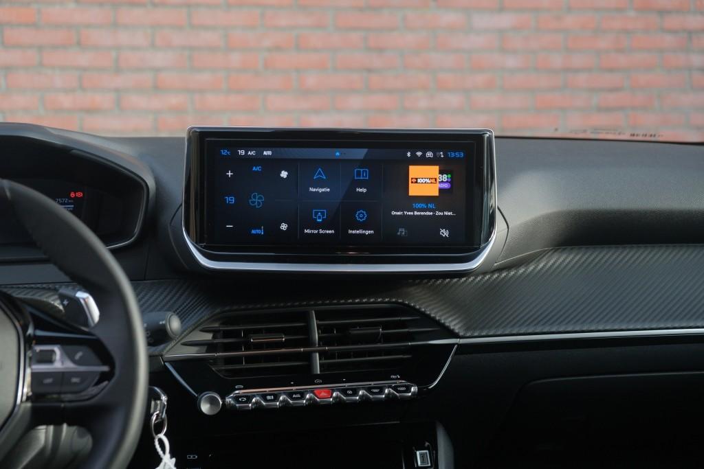 Peugeot 208 1.2 Hybrid 110pk e-DCS6 Allure | Navi | App Connect | Climate | Cruise | Camera | Blind Spot | PDC afbeelding 15