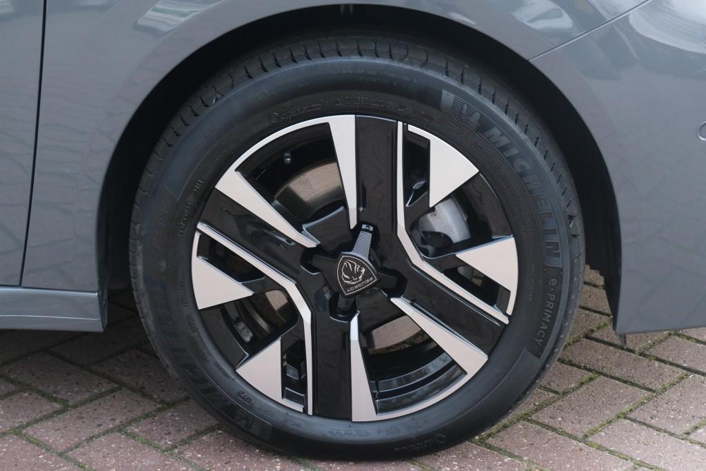 Peugeot 208 1.2 Hybrid 110pk e-DCS6 Allure | Navi | App Connect | Climate | Cruise | Camera | Blind Spot | PDC afbeelding 27
