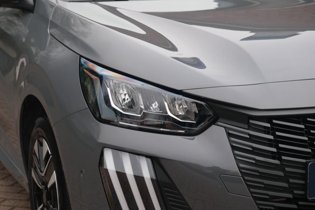 Peugeot 208 1.2 Hybrid 110pk e-DCS6 Allure | Navi | App Connect | Climate | Cruise | Camera | Blind Spot | PDC afbeelding 2