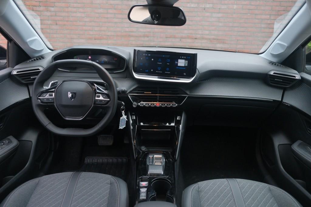 Peugeot 208 1.2 Hybrid 110pk e-DCS6 Allure | Navi | App Connect | Climate | Cruise | Camera | Blind Spot | PDC afbeelding 7