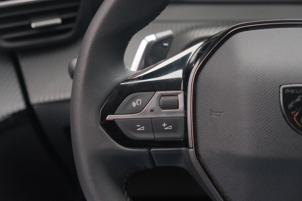 Peugeot 208 1.2 Hybrid 110pk e-DCS6 Allure | Navi | App Connect | Climate | Cruise | Camera | Blind Spot | PDC afbeelding 9