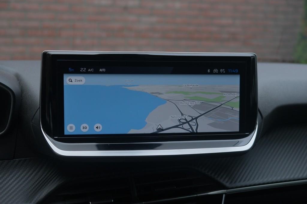 Peugeot 208 1.2 Hybrid 110pk e-DCS6 Allure | Navi | App Connect | Climate | Cruise | Camera | Blind Spot | PDC afbeelding 17