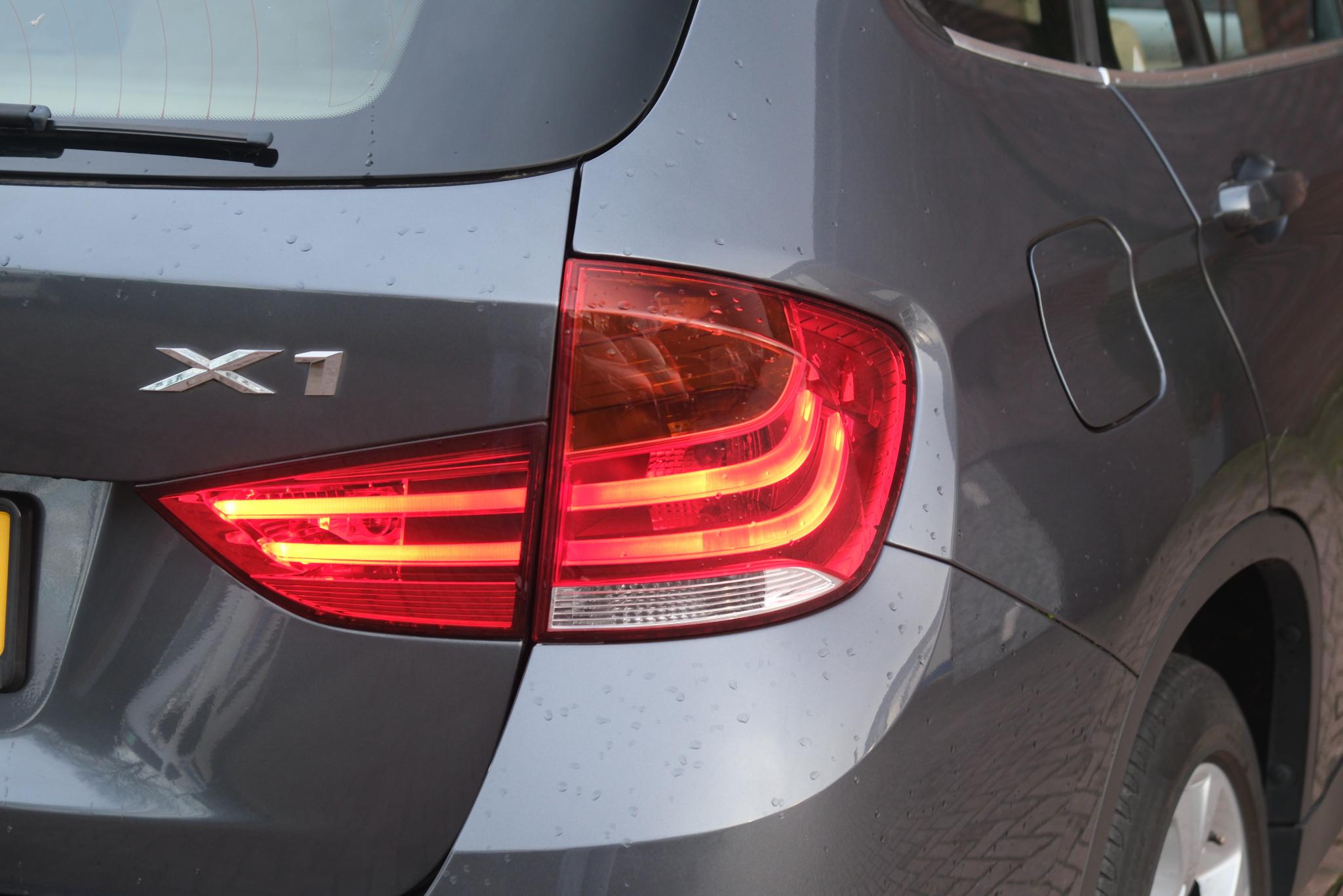 BMW X1 xDrive20i 184pk Aut. High Executive | Navi | Climate | Cruise | Xenon | Stoelverwarming | Leder | PDC afbeelding 32