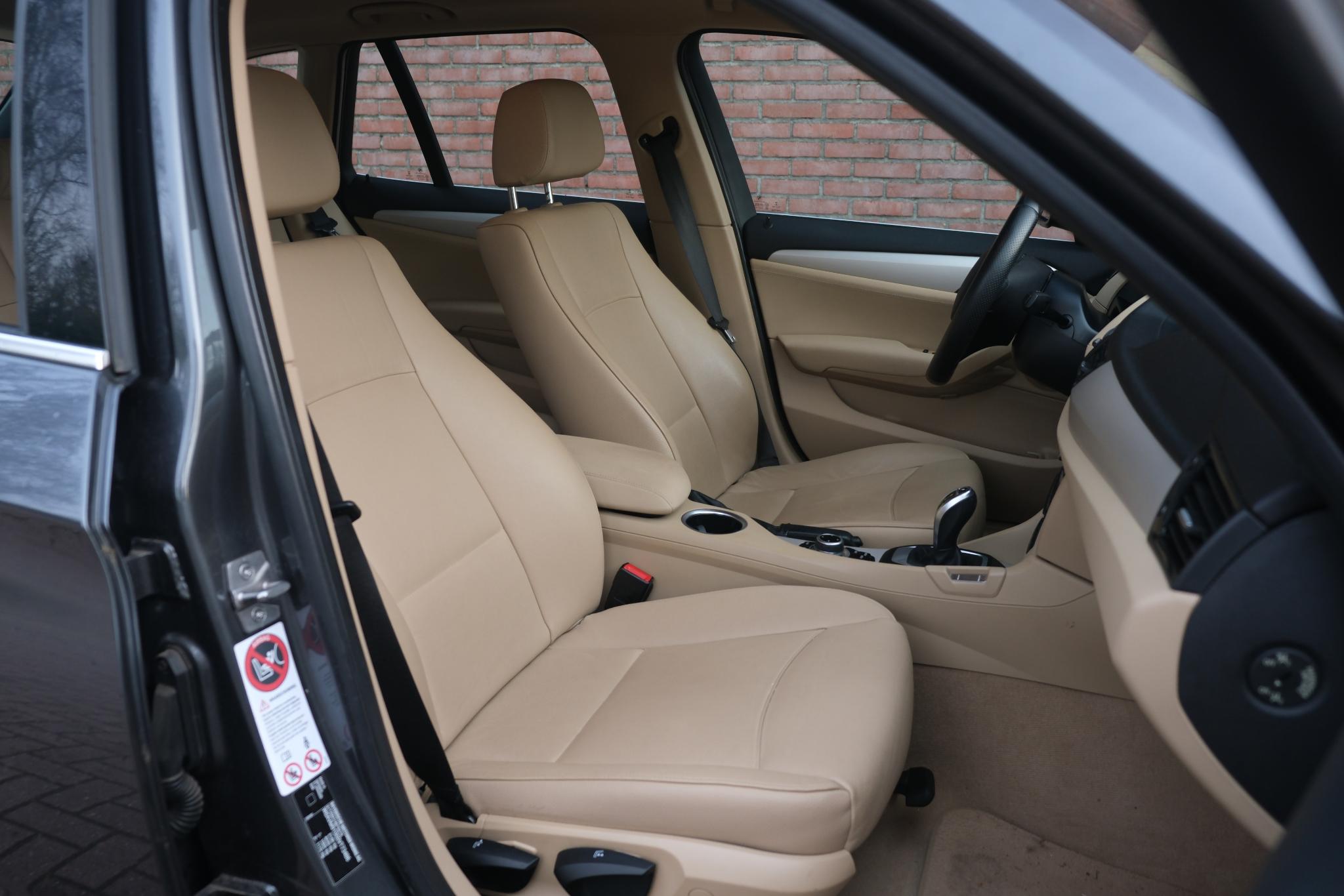 BMW X1 xDrive20i 184pk Aut. High Executive | Navi | Climate | Cruise | Xenon | Stoelverwarming | Leder | PDC afbeelding 7