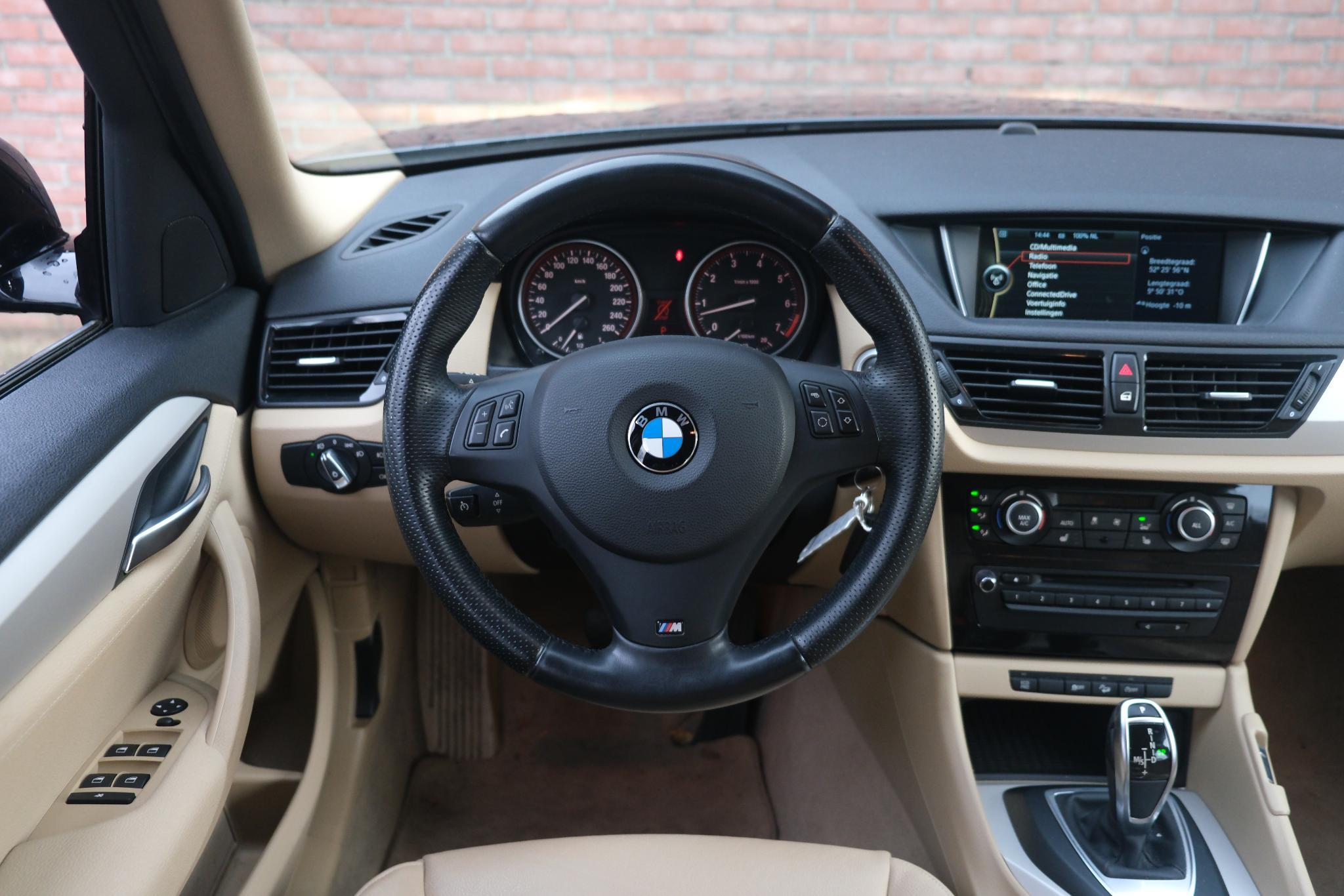 BMW X1 xDrive20i 184pk Aut. High Executive | Navi | Climate | Cruise | Xenon | Stoelverwarming | Leder | PDC afbeelding 15