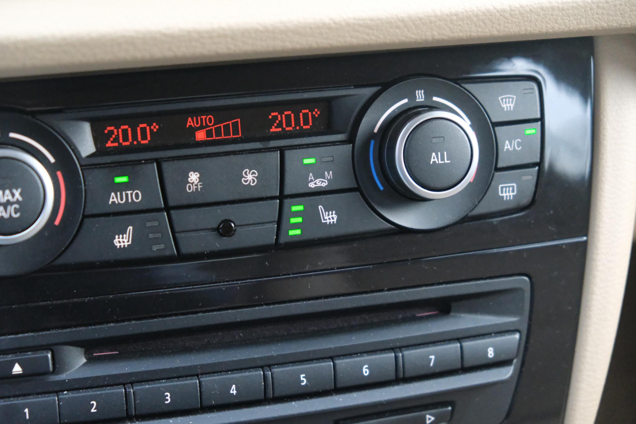 BMW X1 xDrive20i 184pk Aut. High Executive | Navi | Climate | Cruise | Xenon | Stoelverwarming | Leder | PDC afbeelding 24